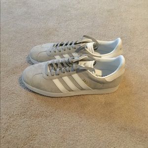 Women’s Adidas Gazelle Suede Shoes Size 9